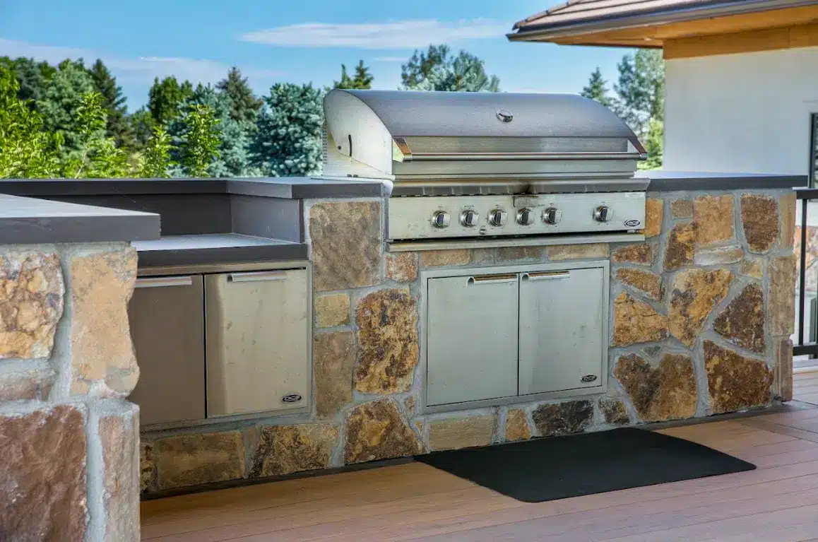 outdoor kitchen, a popular outdoor living feature for decks and patios