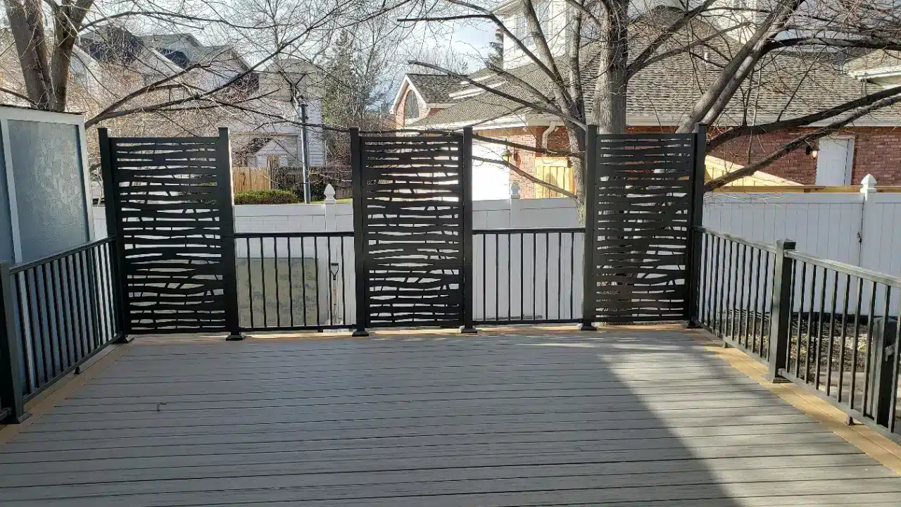 outdoor privacy screen rails - Deck builders in Denver