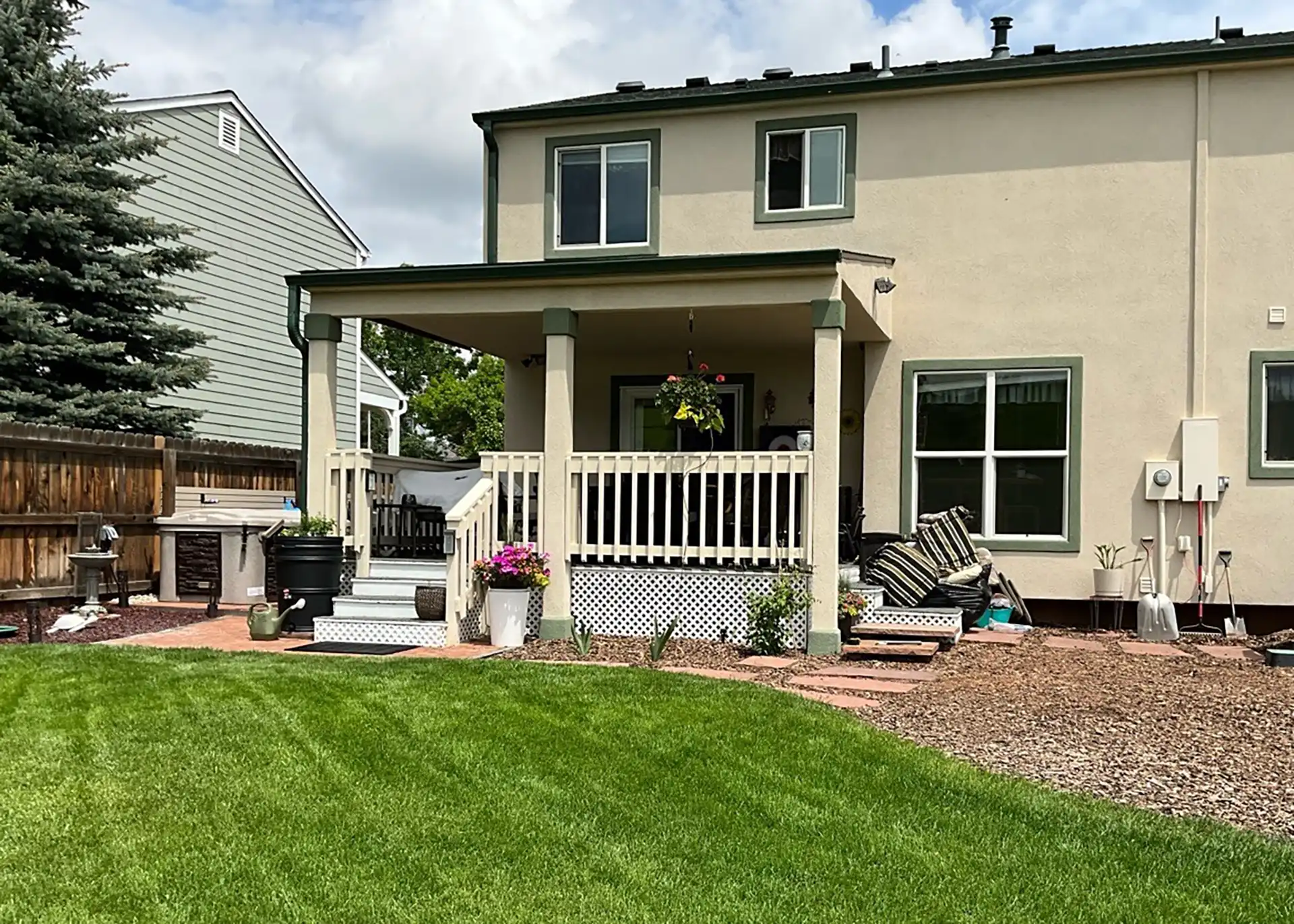 Golden Getaway Deck and Patio 1